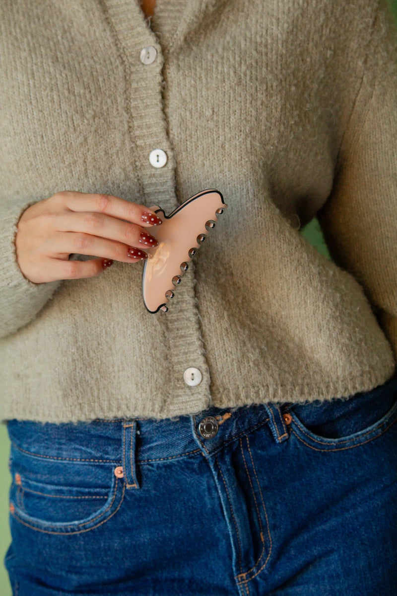 Black Trimmed Claw Clip