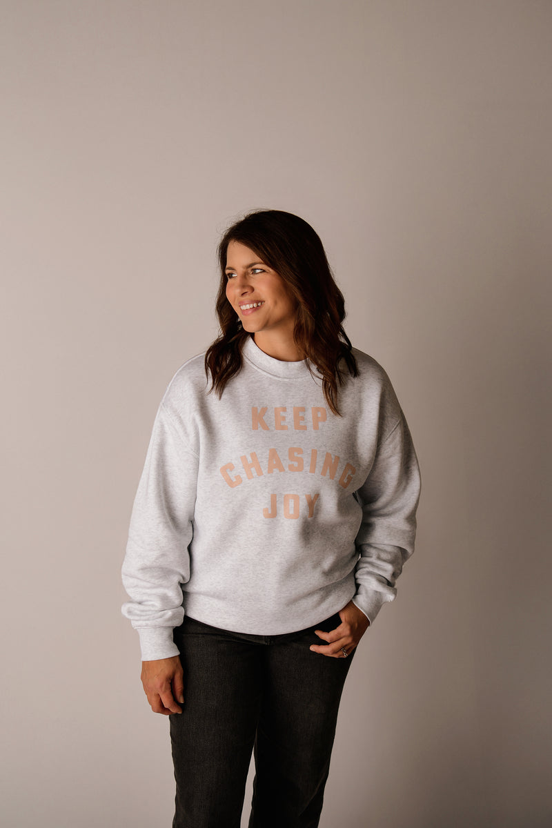 KEEP CHASING JOY CREWNECK IN ATHLETIC HEATHER GREY