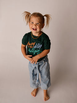 BUSY DILLY DALLYING KIDS' TEE | FOREST GREEN