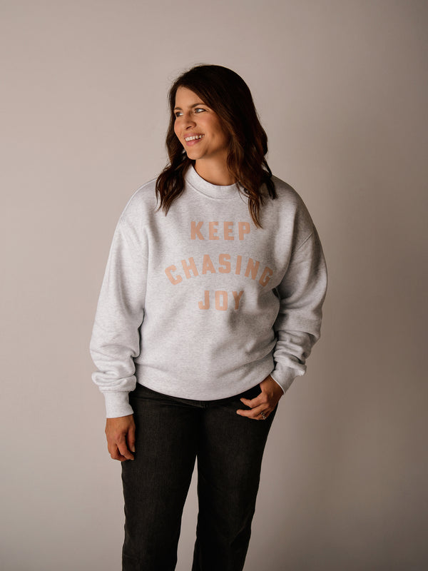 KEEP CHASING JOY CREWNECK IN ATHLETIC HEATHER GREY