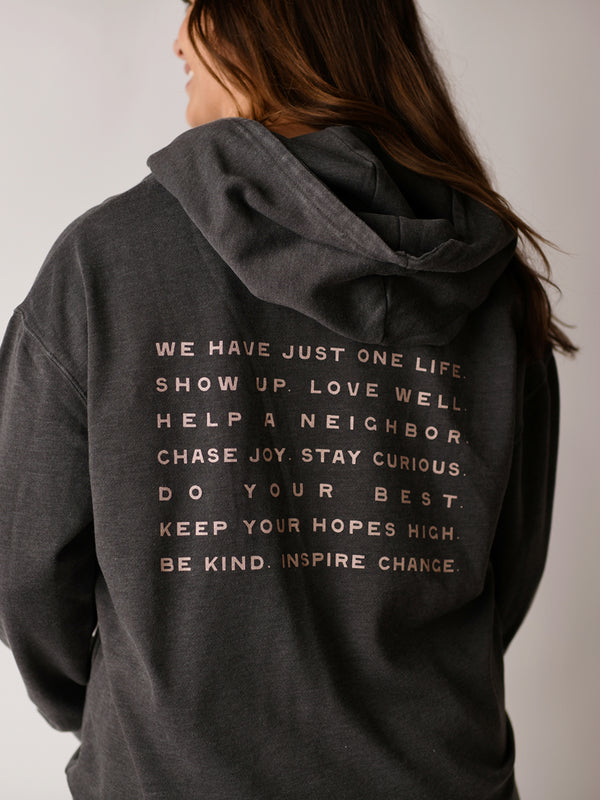 LIVE. EVERY DAY. HOODIE IN VINTAGE BLACK