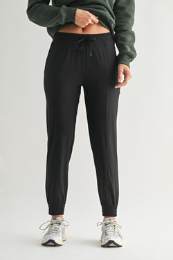 Essential Jogger