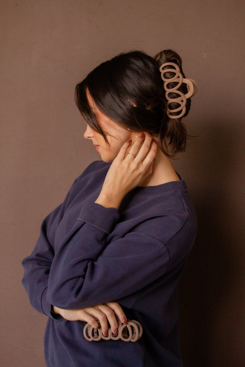 Matte Looped Claw Clip