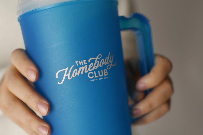 THE HOMEBODY CLUB MEGA MUG | 22 OZ PLASTIC MUG WITH HANDLE